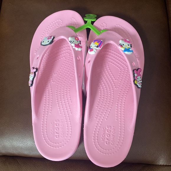 Crocs Classic Platform Hello Kitty Flip Flop Sandals - Picture 4 of 8